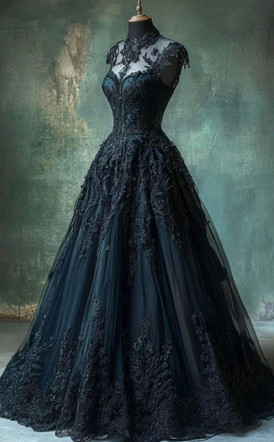 NiceVestidos-Black Lace and Tulle Paneled Stand Collar Sleeveless Floor-Length Gothic Ball Gown NV6173