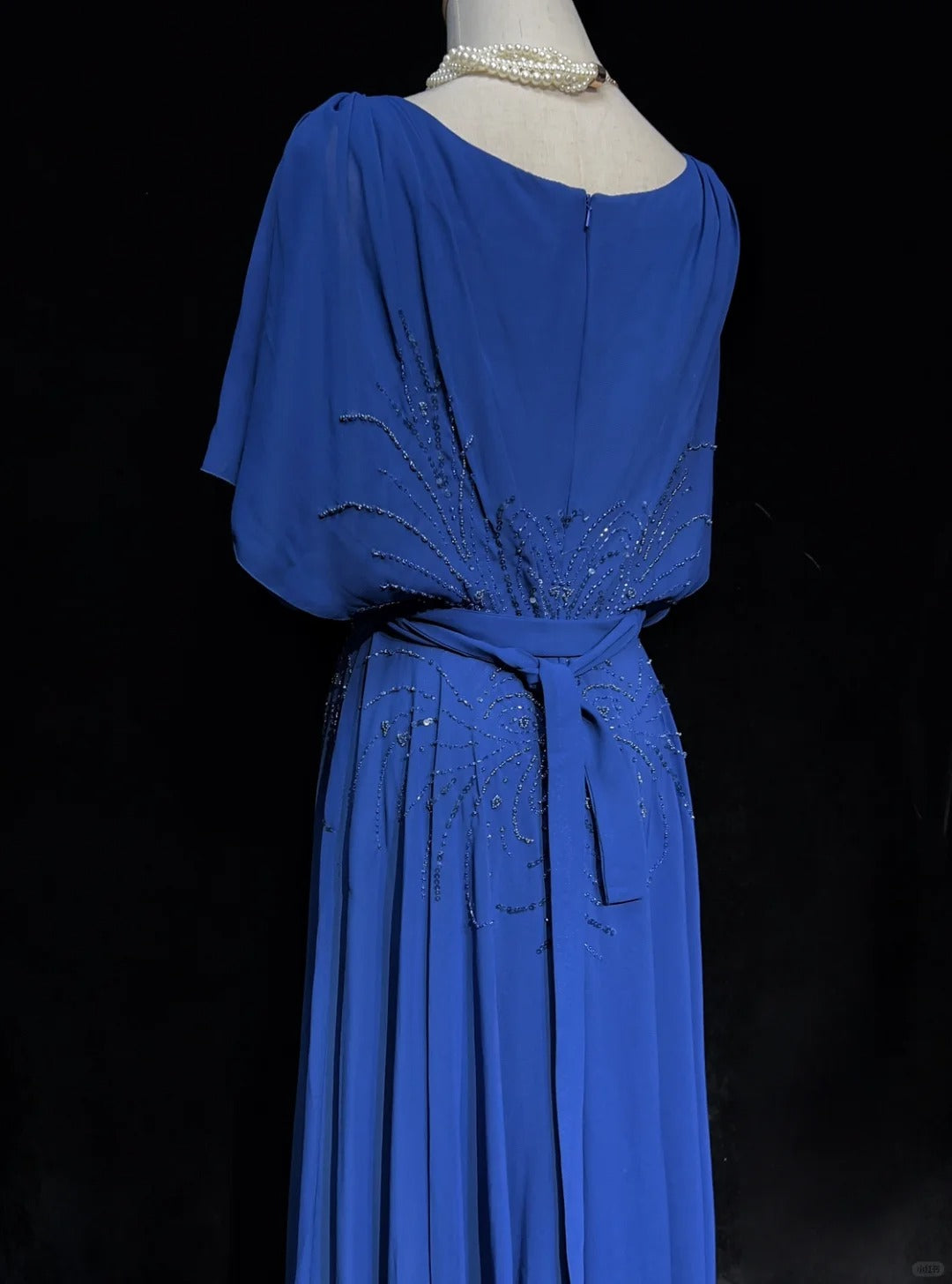 Blaues Vintage Elegantes Exquisites Perlenbesetztes Kurzarm Langes Chiffon Ballkleid Abendkleid Partykleid Hochzeitsmutterkleid Ballkleid nv3961