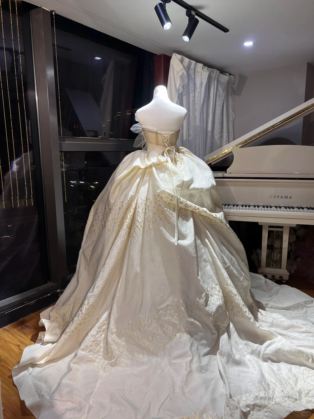 Strapless 3D Butterfly Jacquard Ball Gown, Long Train Wedding Bridal Dress  NV7100
