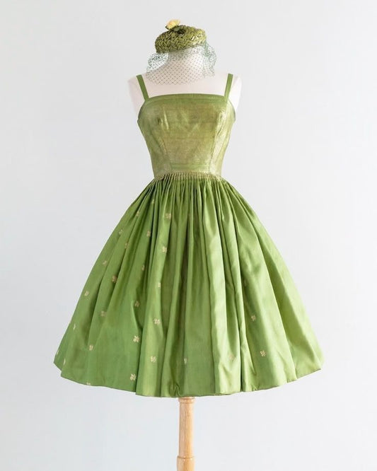 NiceVestidos-Green Sweet Satin Short Homecoming Dress nv5529