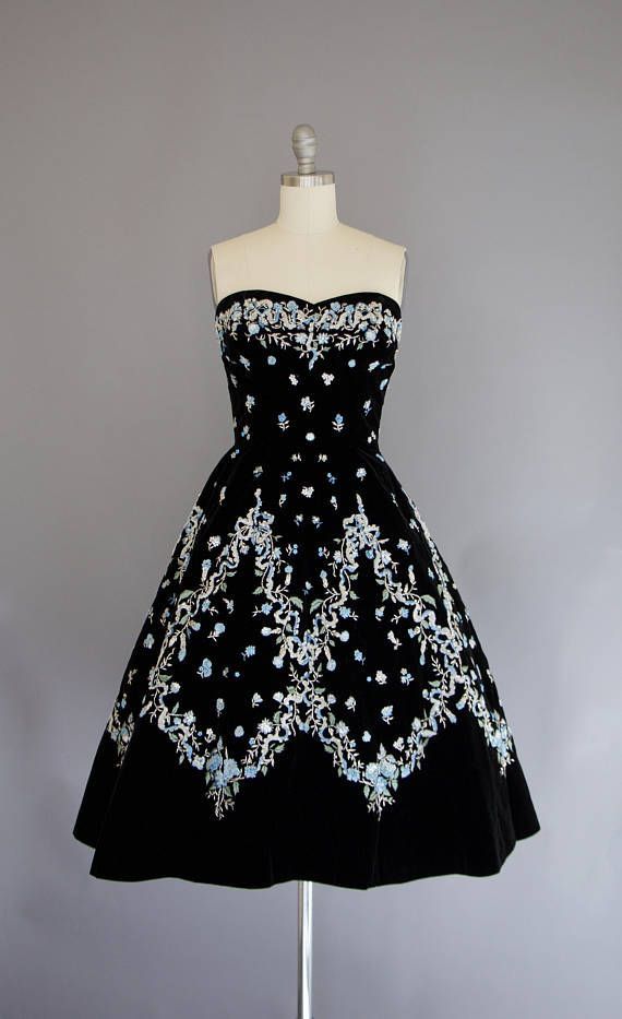 NiceVestidos-Black Floral Satin Short Formal Homecoming Dress Hoco Gown nv5502