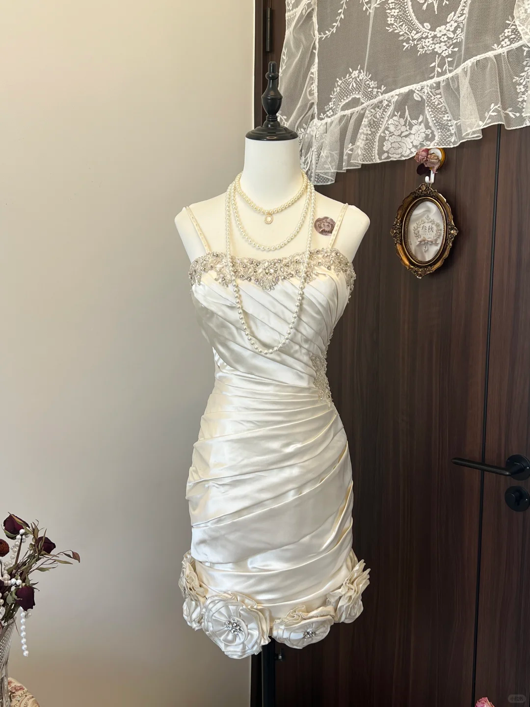 Ivory White Floral Beaded Short Satin Homecoming Dress Prom Dress Evening Dress Wedding Dress nv4217