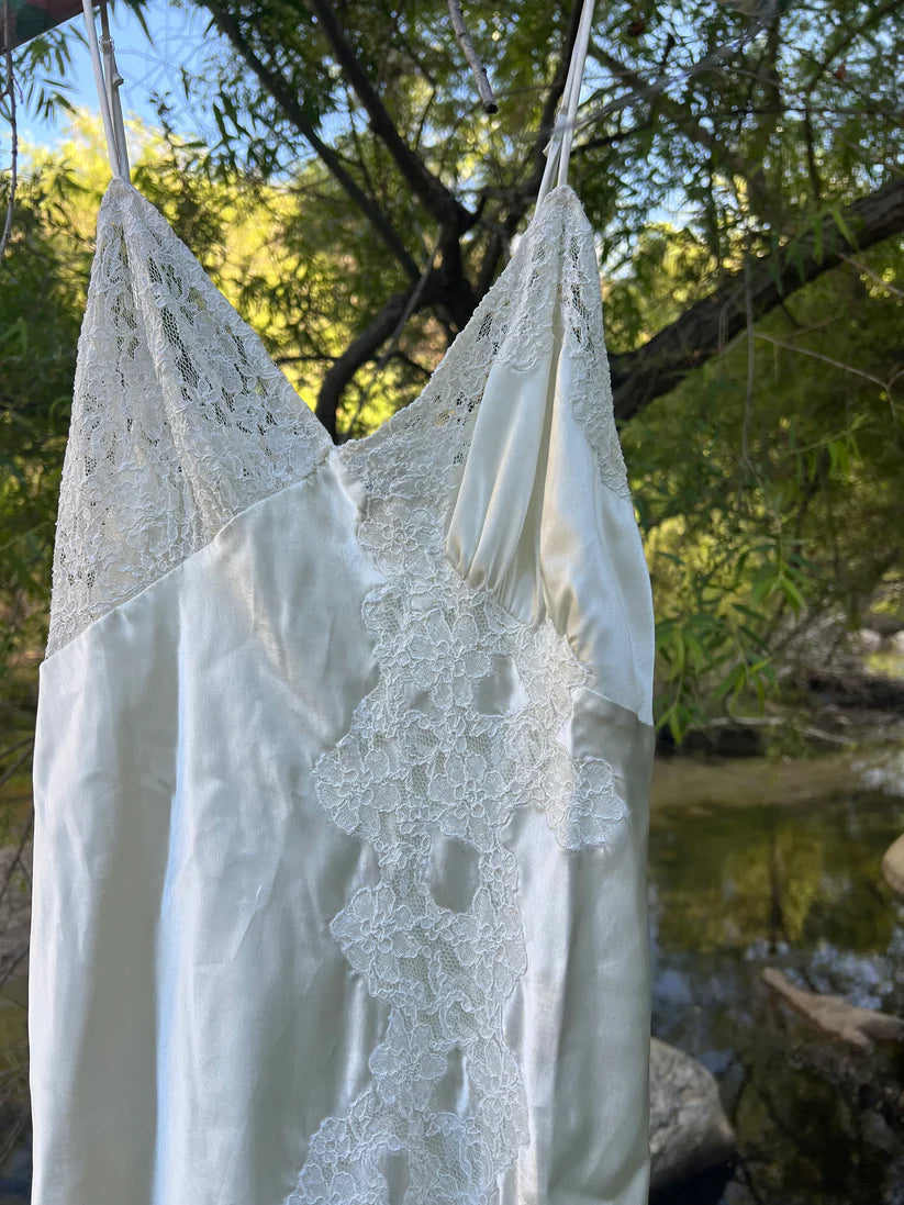 Ivory Stunning Floral Lace Adjustable Spaghetti-Shoulder Floor-Length Edgy Long Satin Cocktail Party Dress party dress nv4105