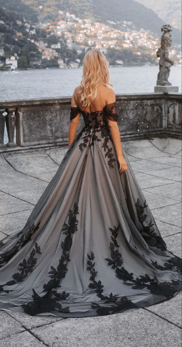 Vintage Elegant Style Tulle Embroidery Off-Shoulder Floor-Length Train Ballgown - High-End Dress for Garden Wedding Guest & Dinner Party NV6332