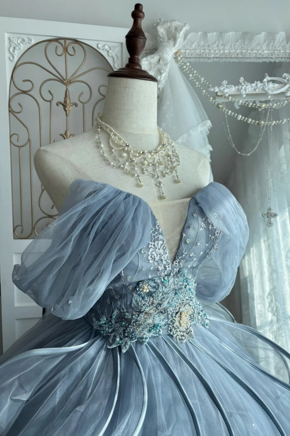 Princess Core Trend Misty Blue Ball Gown: Puff Sleeves & Beaded Appliqués NV6841