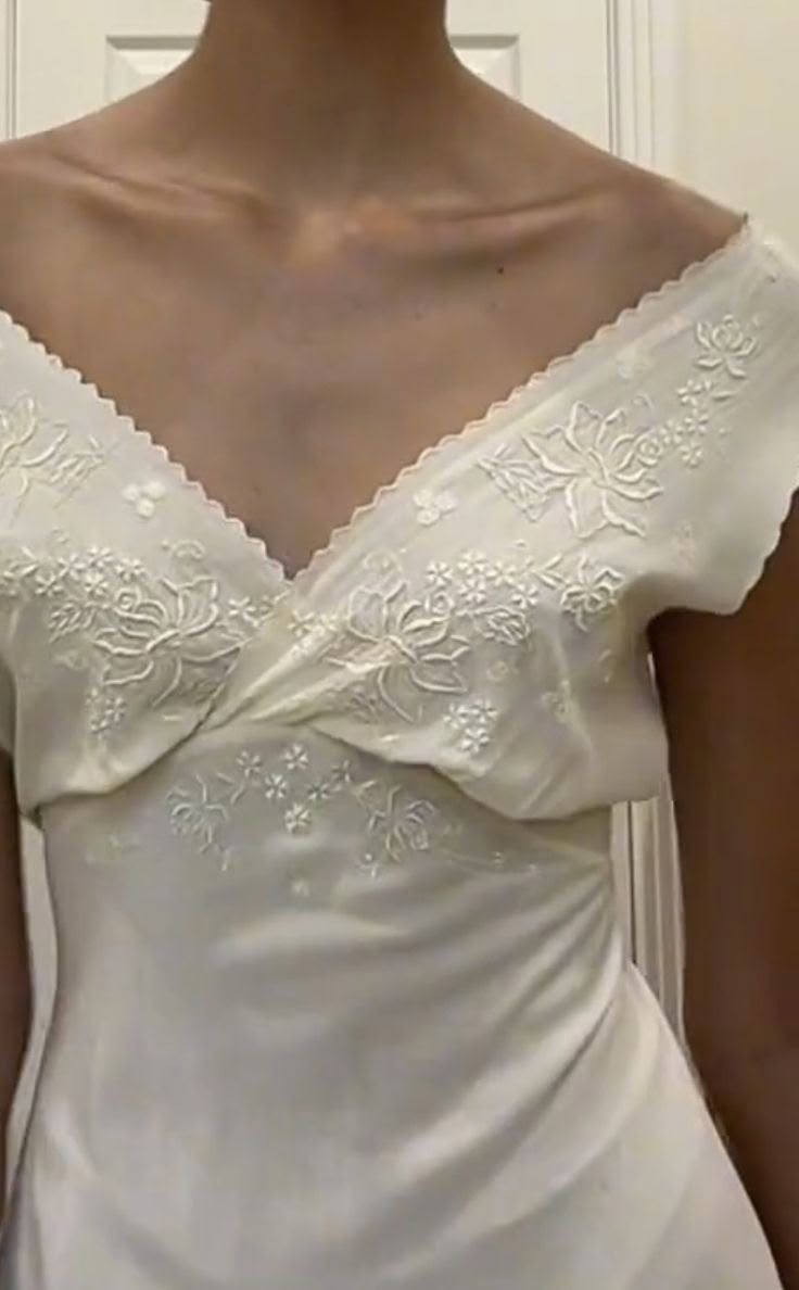 Ivory Fashion Elegant V-neck Long Slim Fit Satin Party Ball Gown Evening Dress Prom Dress Wedding Dress nv3934