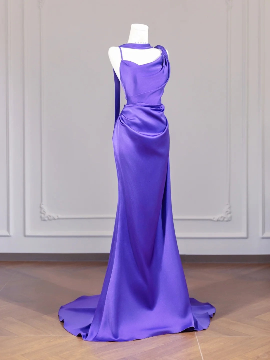 Lila Elegantes rückenfreies langes Satin-Ballkleid nv4964