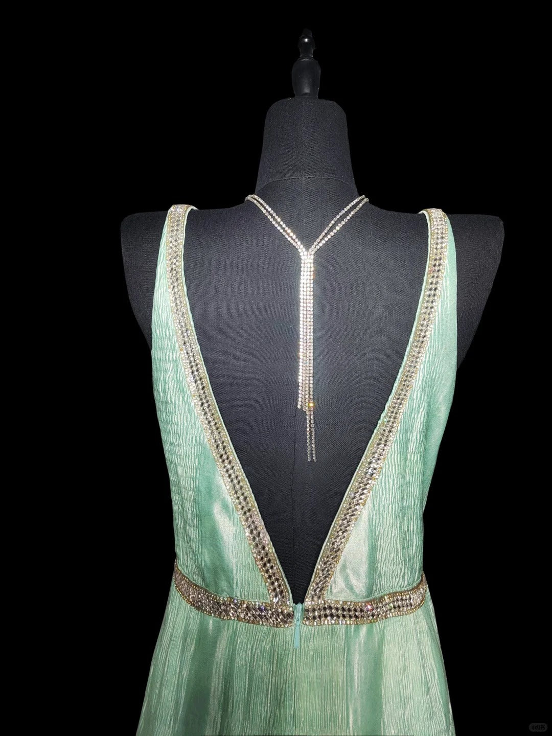 Mintgrünes, elegantes V-Ausschnitt-Kleid mit langem Meerjungfrau-Schlank-Fischschwanz-Rock aus Satin mit bodenlanger Schleppe, Ballkleid, Abendkleid, Partykleid, Abschlussballkleid nv3861