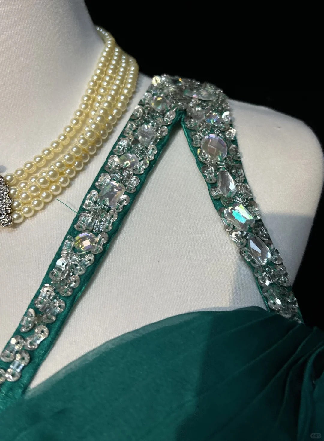 Green rhinestone beads elegant long satin Prom Dres evening gown nv4930