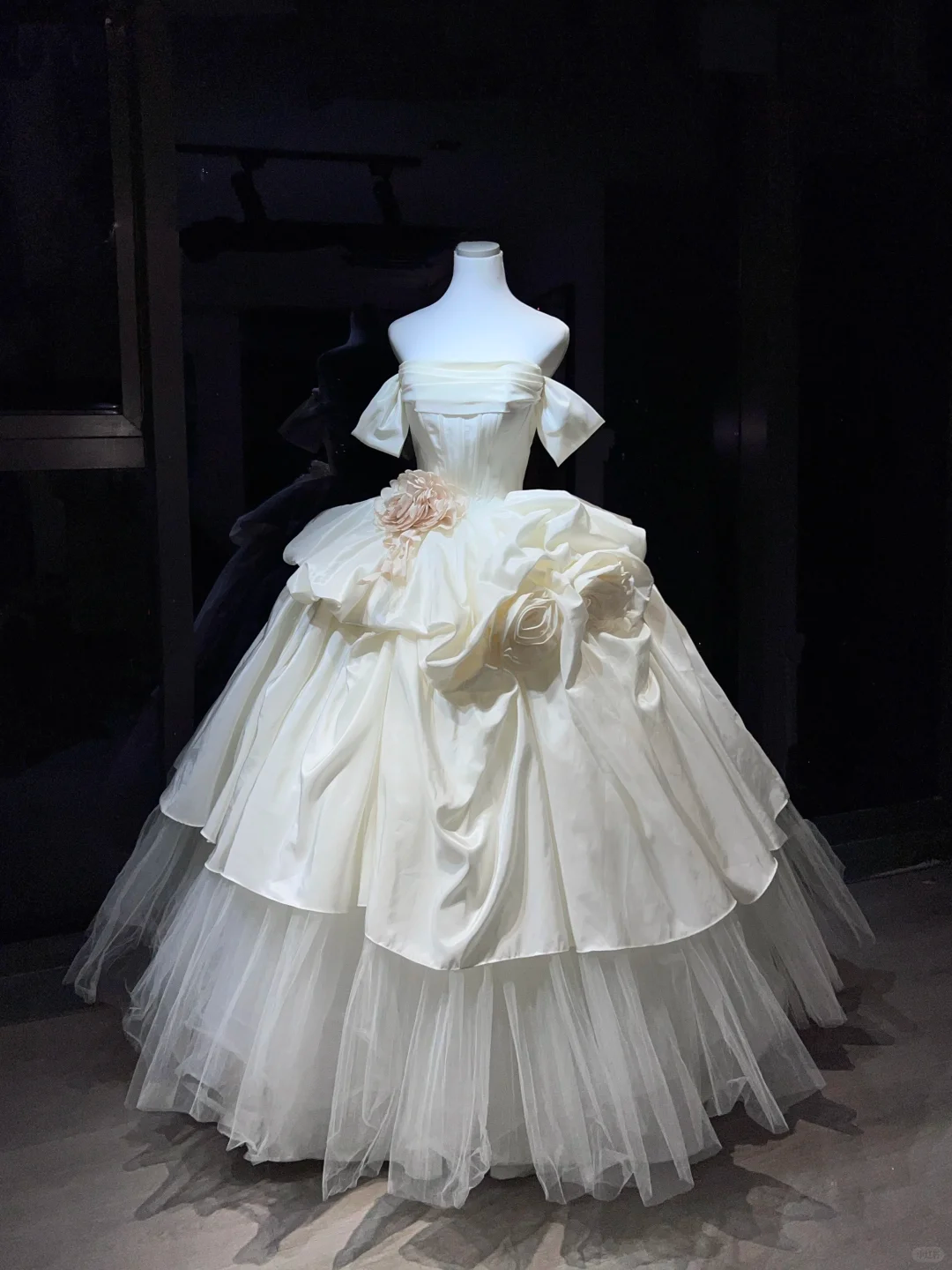 Cream 3D Rose Satin Tulle Long Evening Gown Strapless Puffy Ball Gown Prom Dress  NV7068