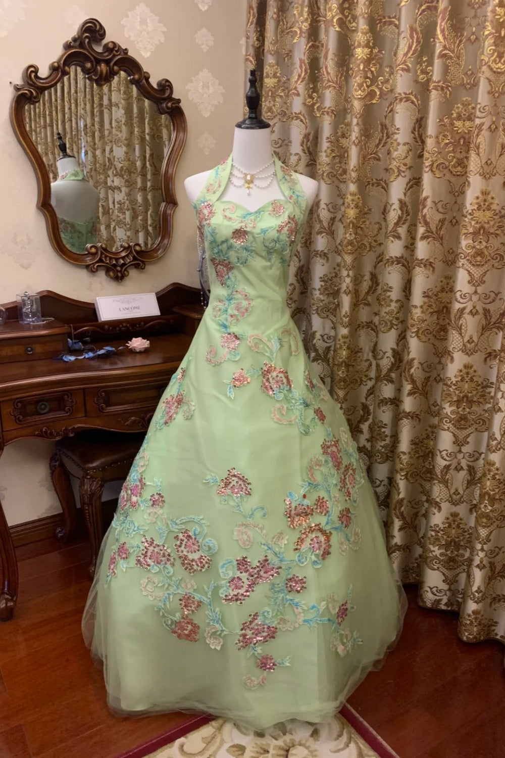 Mintgrünes Tüllkleid: Neckholder, 3D-Blumenstickerei, Prinzessinnenstil NV6396