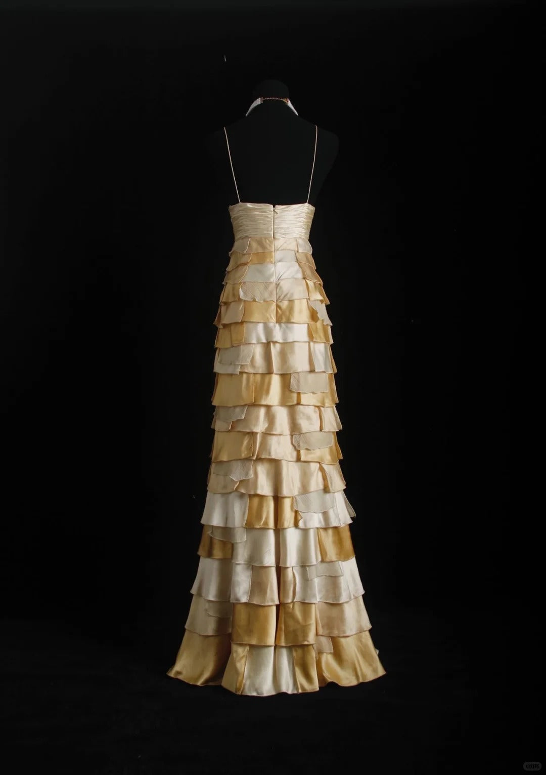 Robe de soirée longue à volants en mousseline de soie à paillettes marron et jaune vintage nv5208