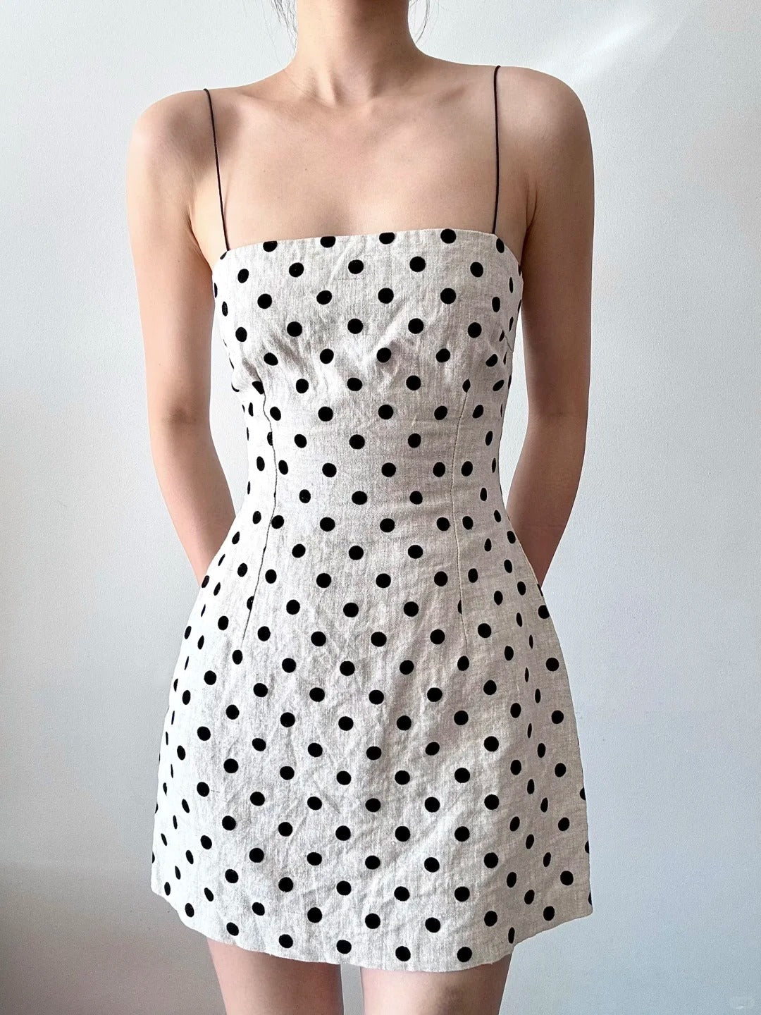 NiceVestidos-Black and White Polka Dot Short Satin Homecoming Dress nv5534