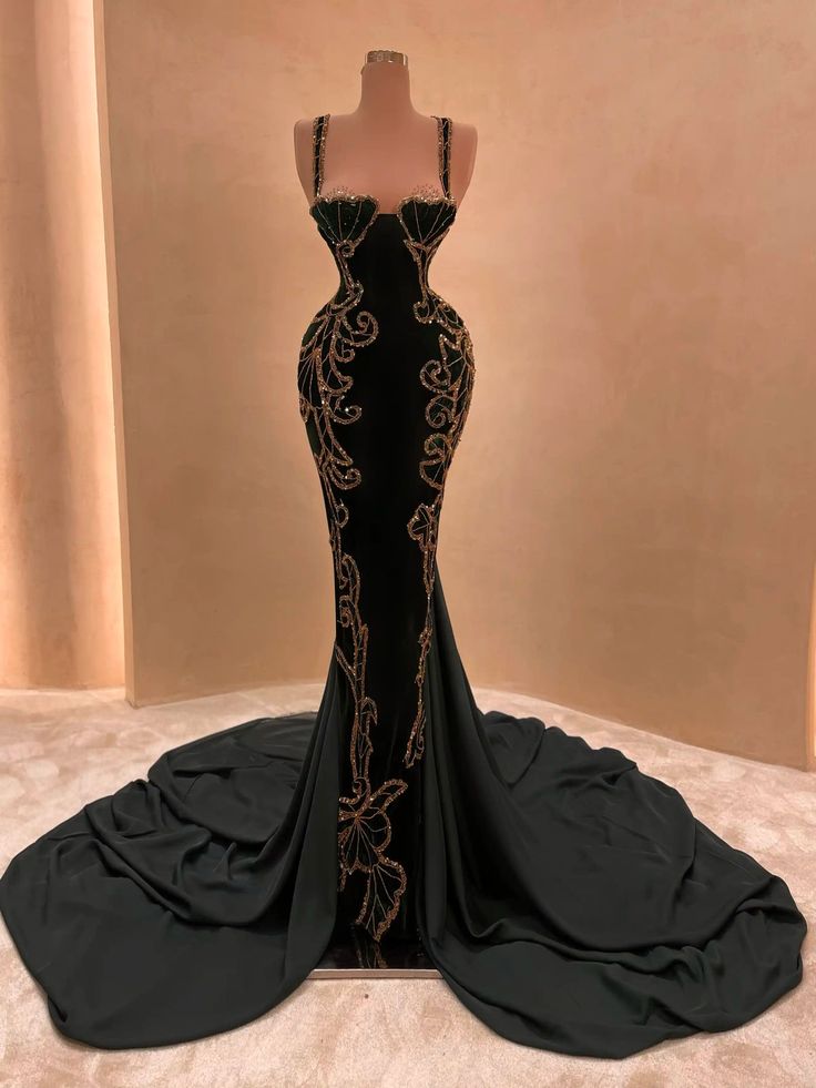 NiceVestidos-Black, Elegant, Exquisitely Beaded, Long Satin Formal Gown. NV6143