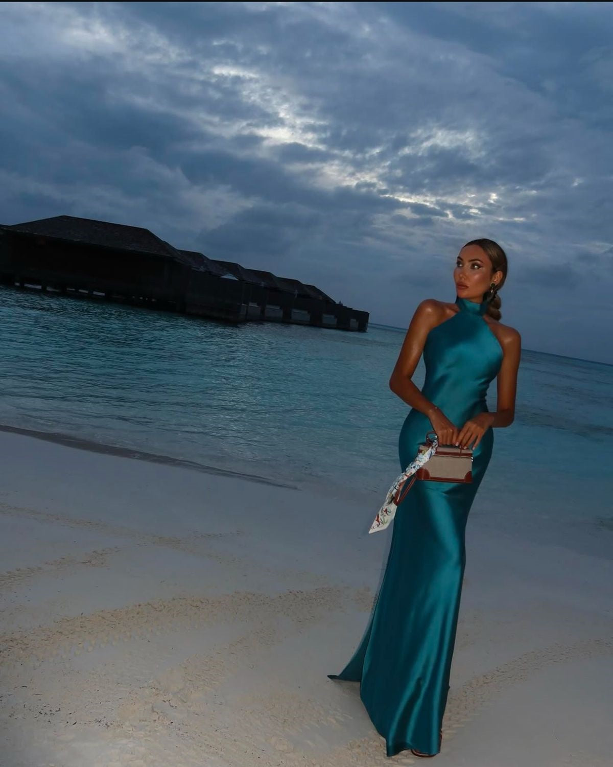 Blaues, modisches Neckholder-Lang-Satin-Meerjungfrauenkleid, schlankes Ballkleid, Abendkleid für Hochzeitsgäste, Partykleid nv4801