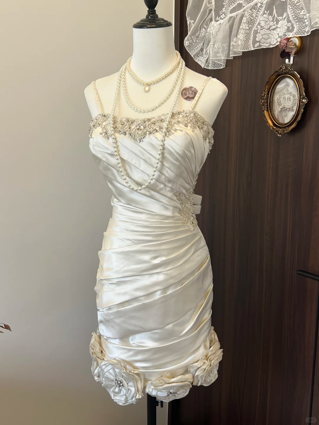 Ivory White Floral Beaded Short Satin Homecoming Dress Prom Dress Evening Dress Wedding Dress nv4217