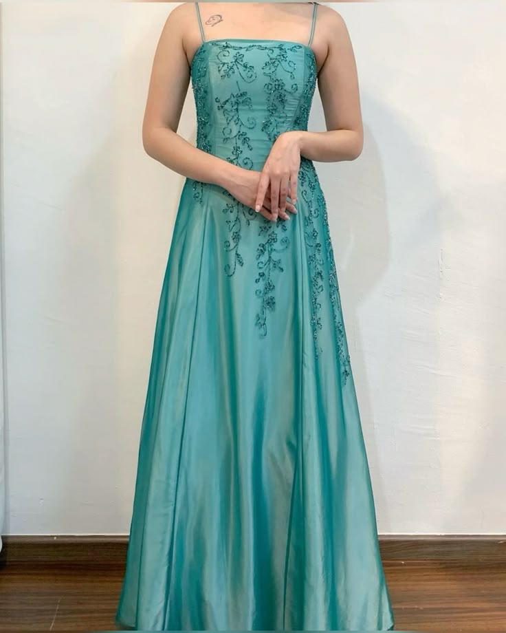 Robe de soirée longue en tulle violet, motif floral délicat, perles, bretelles spaghetti brillantes, élégante, coupe trapèze, robe de bal, robe de soirée, robe de bal nv3799