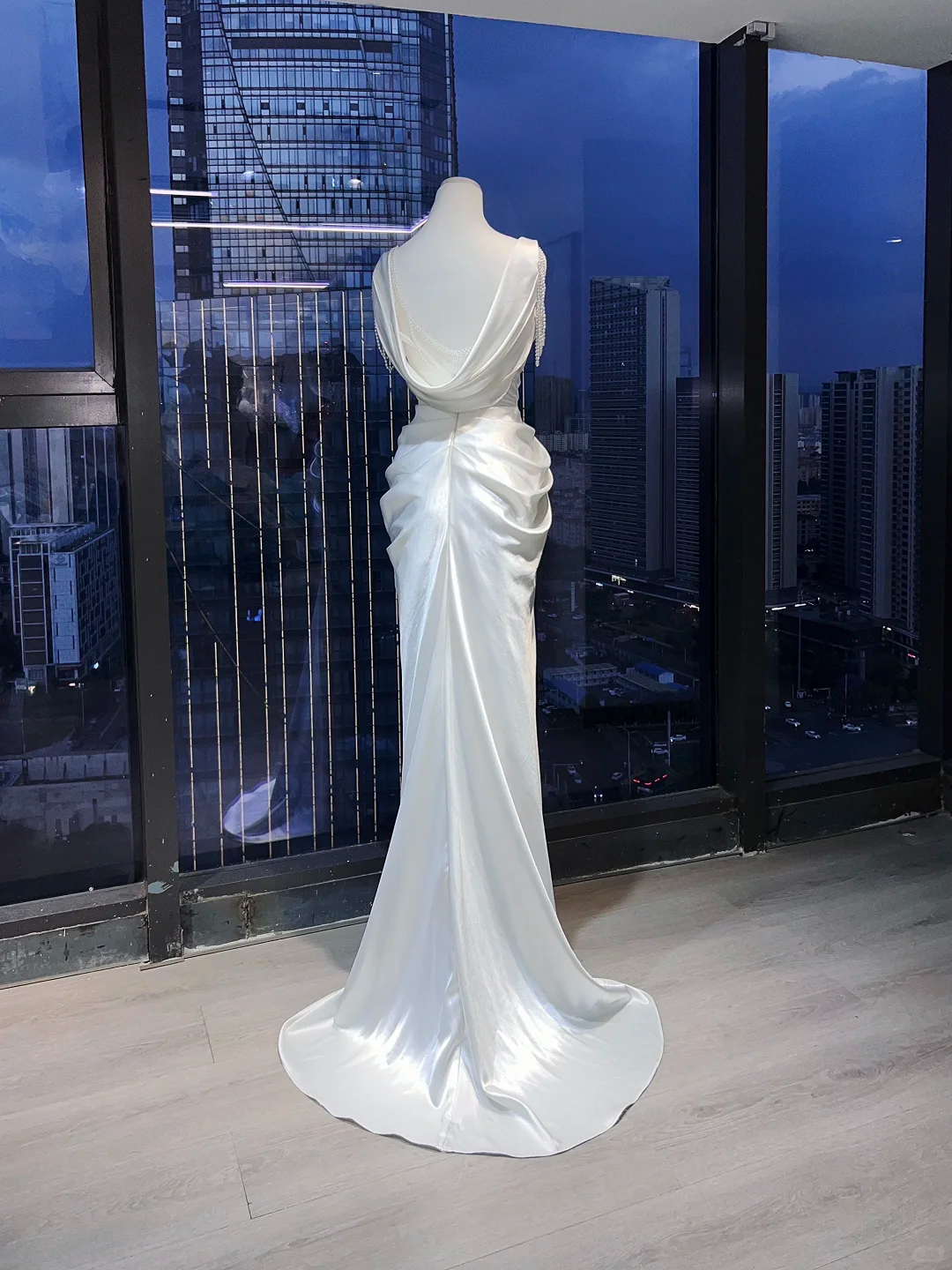 White Satin Cowl Neck Mermaid Evening Gown Pearl Chain Tassel Draped Ruched High Slit Prom Dress  NV7004