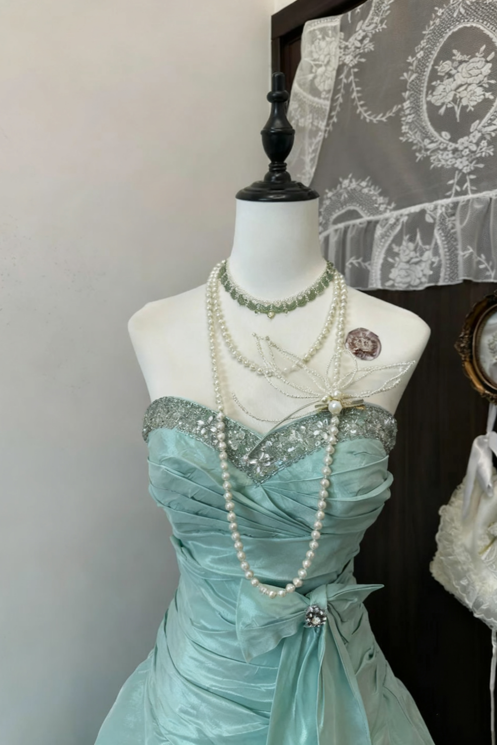 NiceVestidos - Robe de bal bustier vintage en satin vert menthe ornée de strass NV5915
