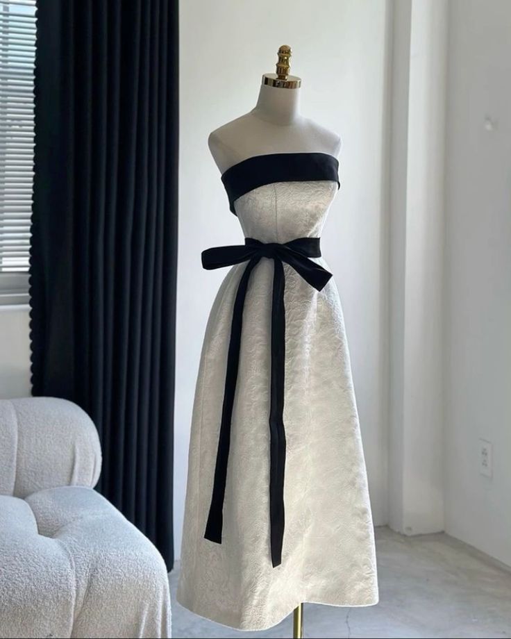 Weißes Vintage Elegantes Langes Satin Ballkleid Abendkleid nv3525