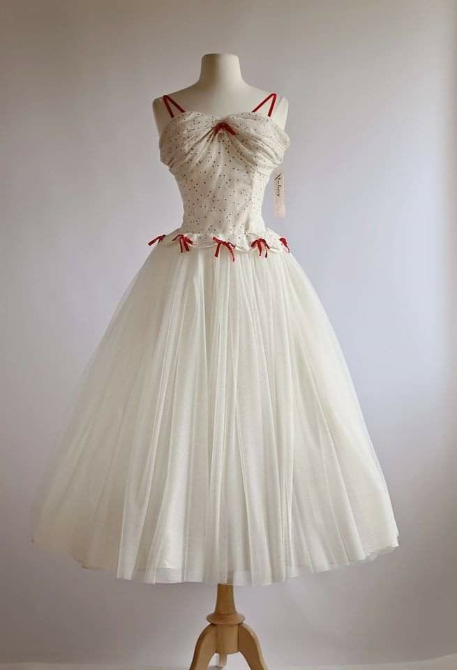 NiceVestidos--Red Bow White Short Tulle Midi/Short Homecoming Dress Nv5596