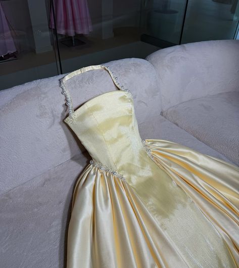 NiceVestidos--Cream Colored /black Pearl Decorated Halter Prom Dress NV5761