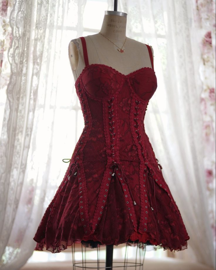 Red Exquisite Lace Spaghetti Straps Sweetheart Neck Short Homecoming Dress Prom Dress Birthday Party Dress nv3881