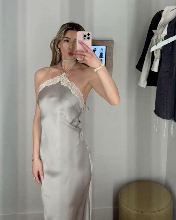 Hellsilbernes, modisches, trägerloses, schulterfreies, schmal geschnittenes Spitzenkleid mit langer, eindrucksvoller Ballkleid-Abendkleid-Partykleid nv2577