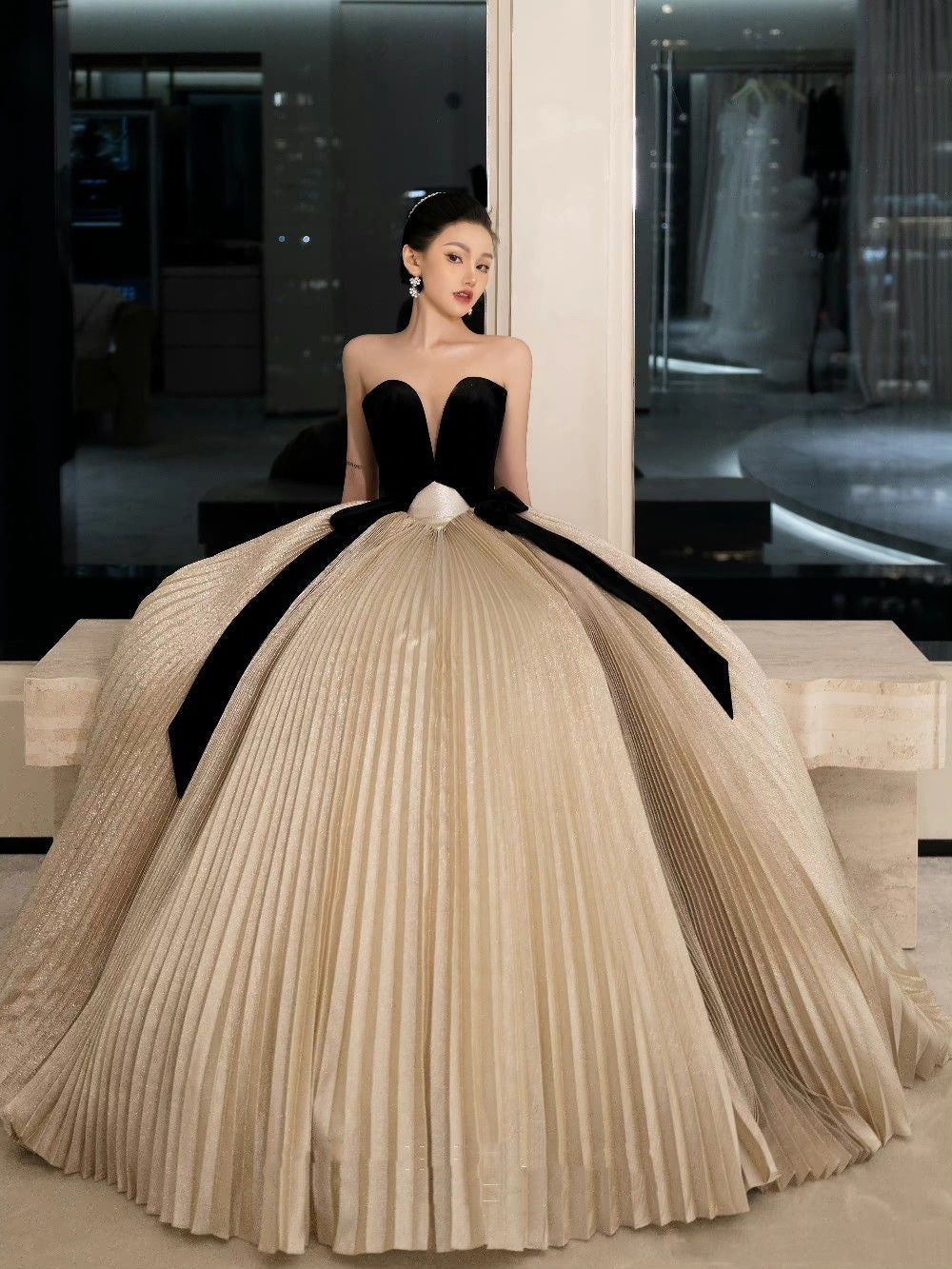 NiceVestidos-_Black And White Simple And Stylish Long Floor-Length Dress NV6071