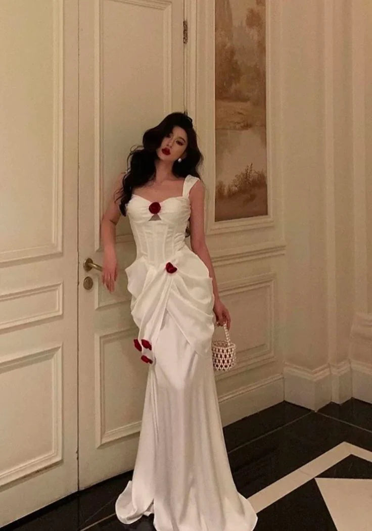 Weißes, mit roten Rosen verziertes Satin-Langballkleid, Partykleid, Abendkleid nv2319