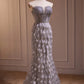 Robe de soirée longue sirène en tulle pailleté à épaules dénudées avec plumes perlées nv2048