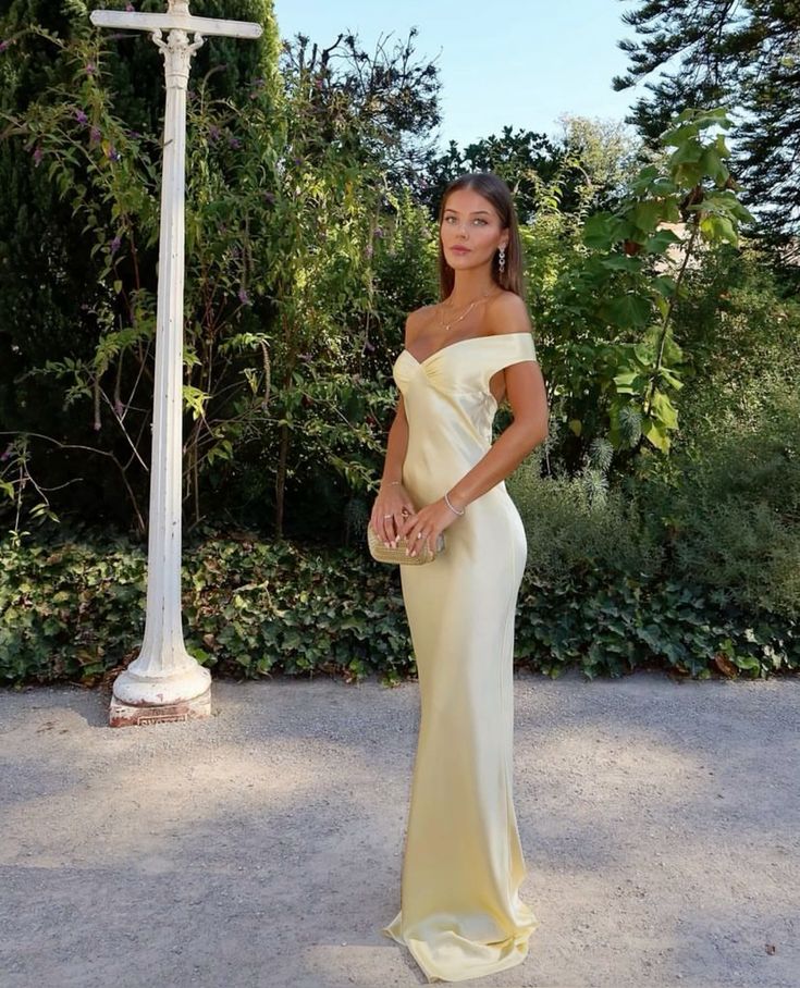 Hellgelbes, schlichtes, elegantes, schulterfreies, langes Meerjungfrauen-Abendkleid mit schmaler Passform aus Satin, Ballkleid, Partykleid, nv3461