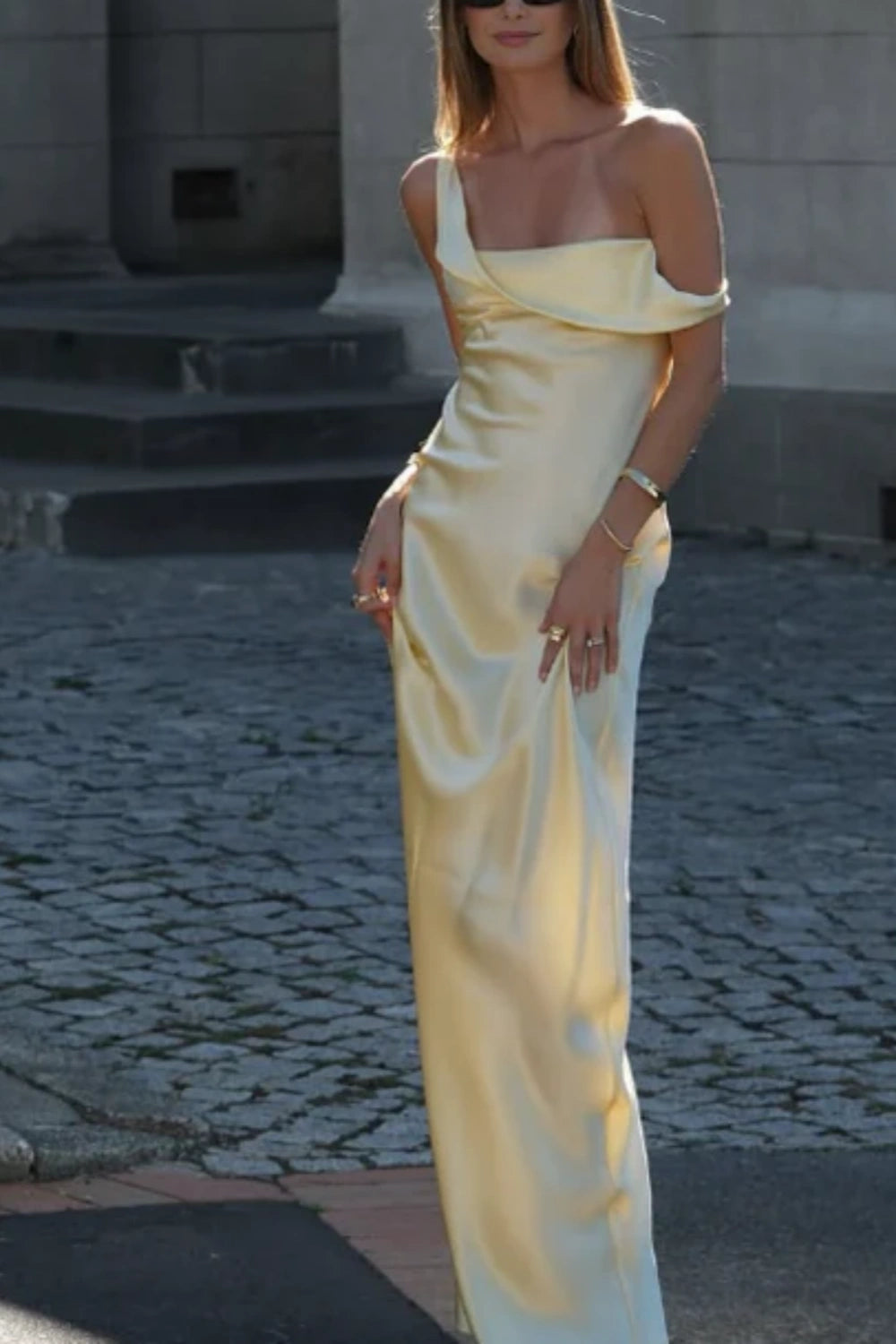 Elegantes, hellgelbes A-Linien-Träger-Satin-Langballkleid, Abendkleid nv5393