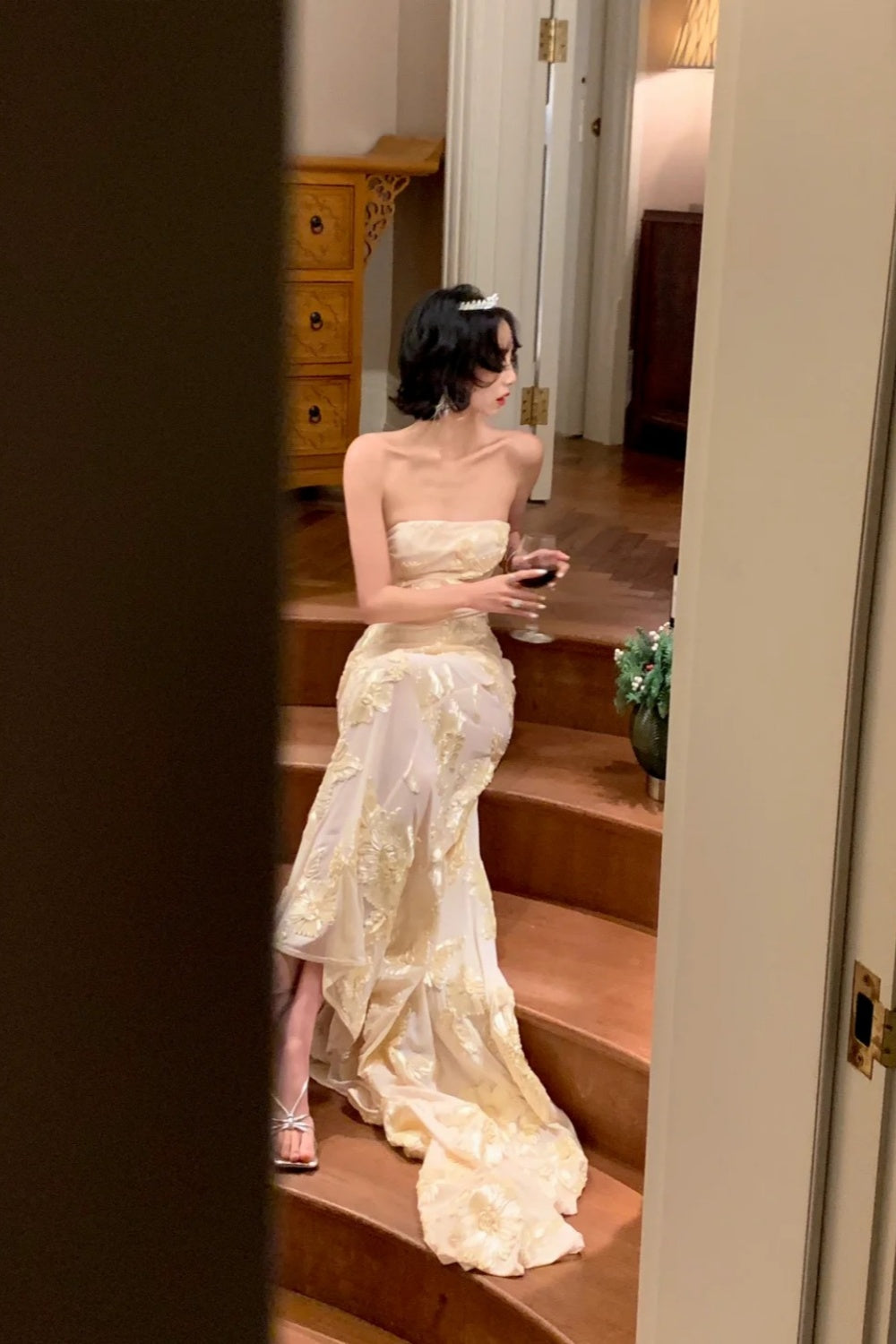 French Diva-style Embroidery Dress: Sheer Tulle, Long Train Design, High-end Party Dress NV6415