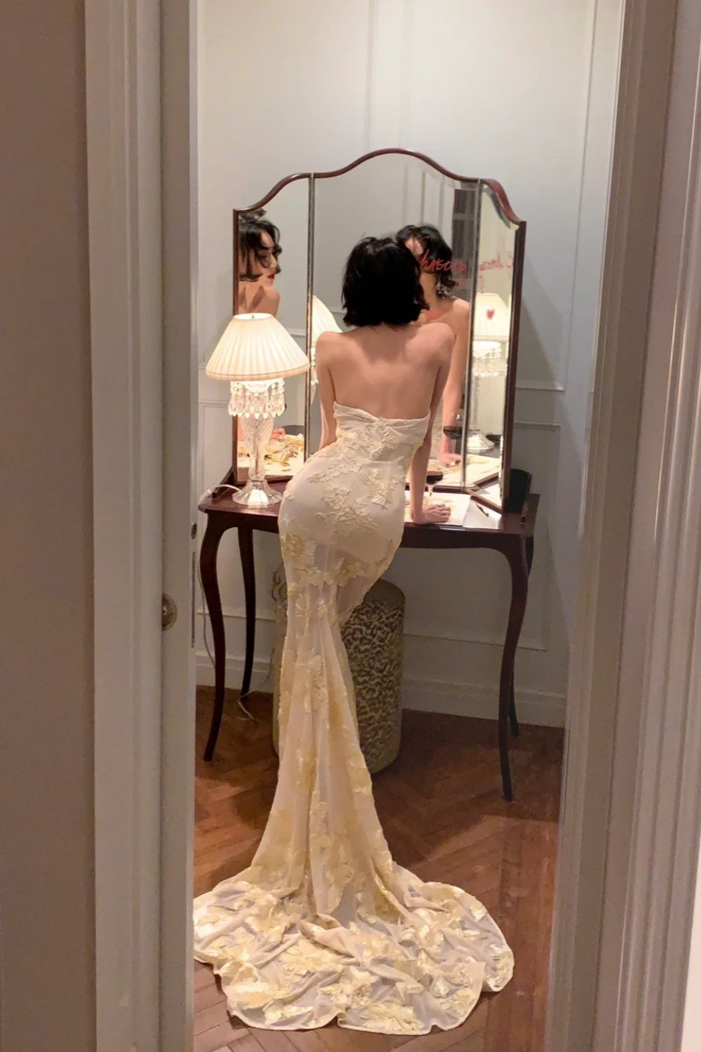 French Diva-style Embroidery Dress: Sheer Tulle, Long Train Design, High-end Party Dress NV6415