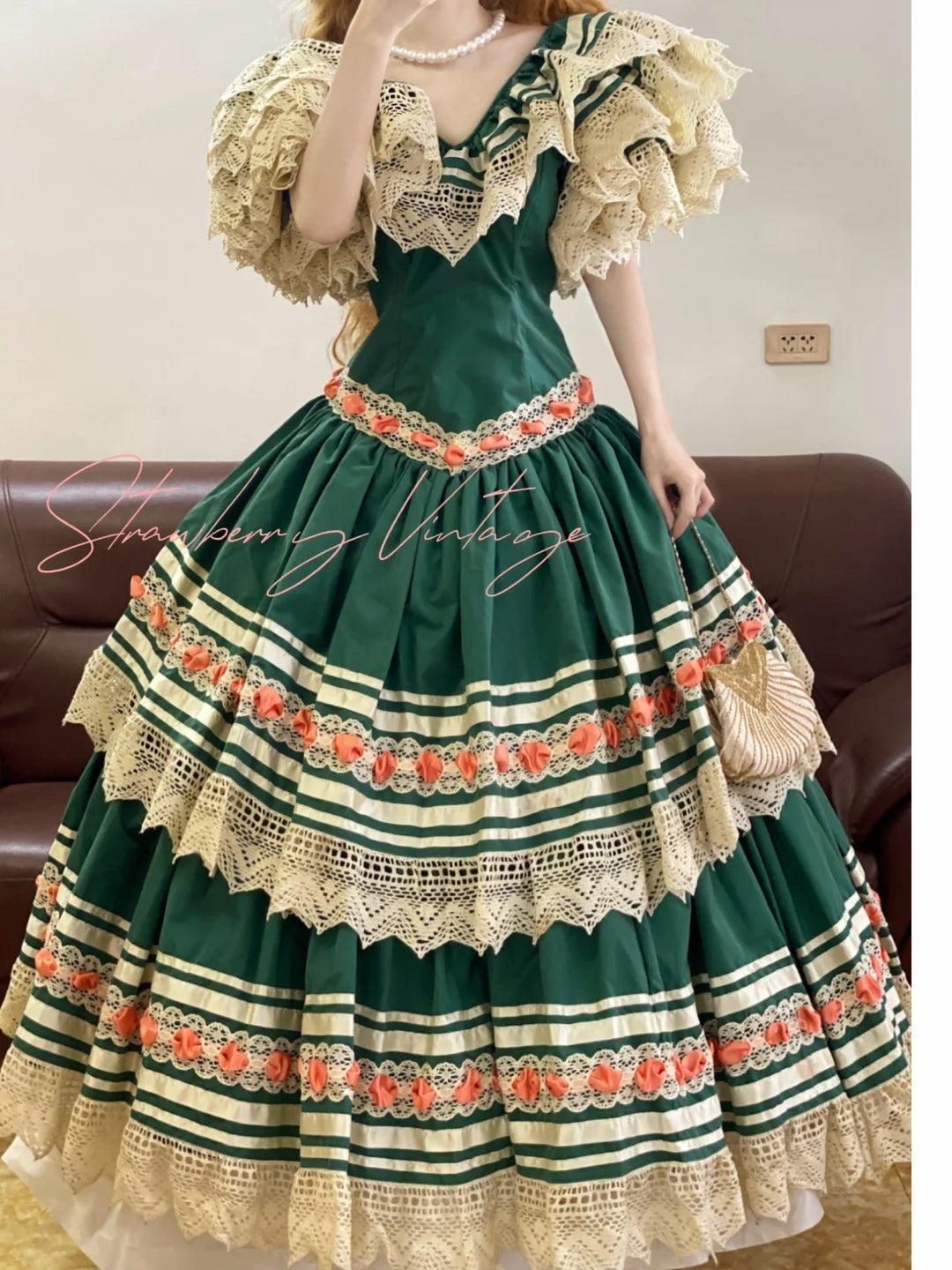 Grünes, einzigartiges und wunderschönes langes spanisches Vintage-Ballkleid für Prinzessinnen. nv5081