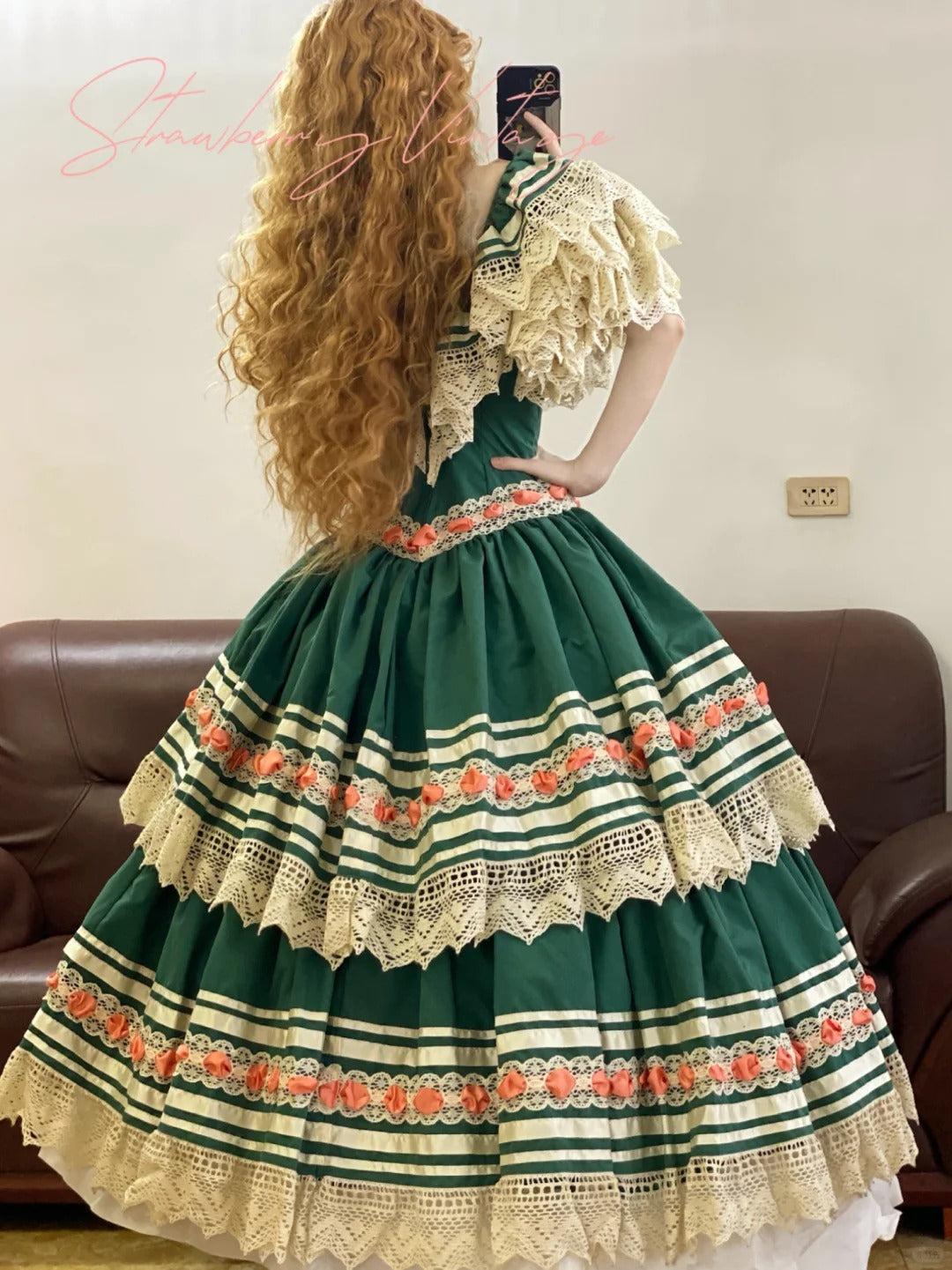 Grünes, einzigartiges und wunderschönes langes spanisches Vintage-Ballkleid für Prinzessinnen. nv5081