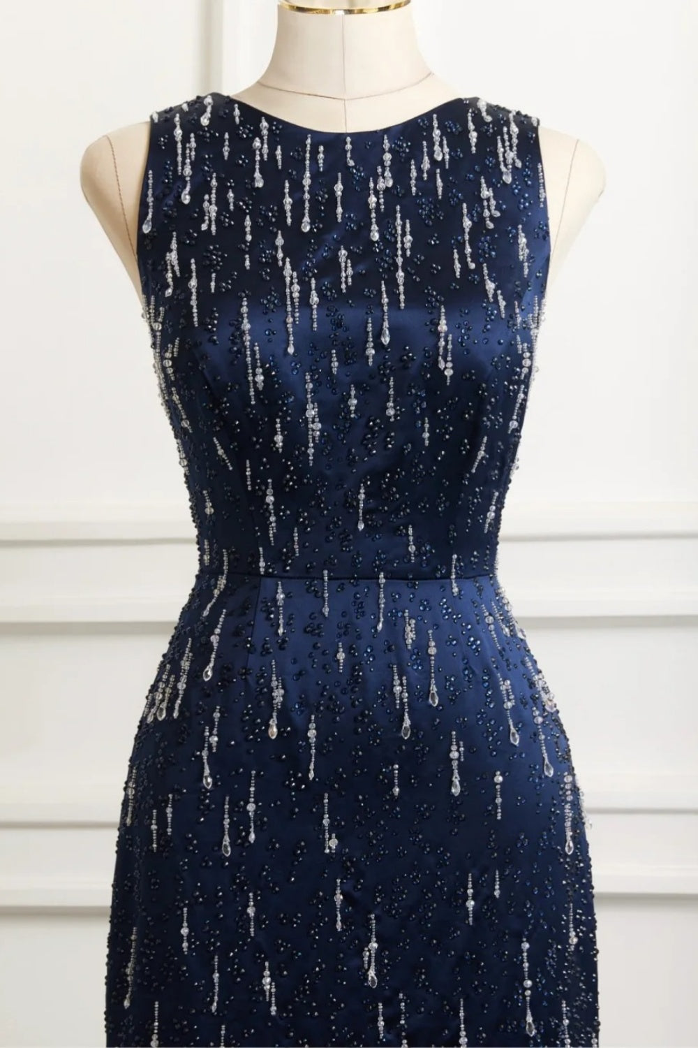 NiceVestidos – Marineblaues, luxuriöses, perlenbesetztes Abendkleid NV6094