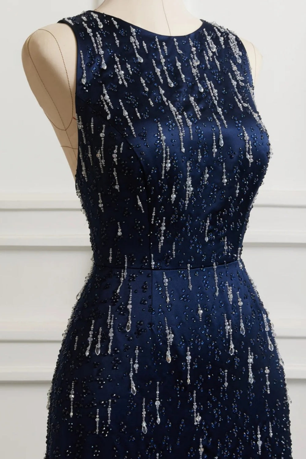 NiceVestidos – Marineblaues, luxuriöses, perlenbesetztes Abendkleid NV6094