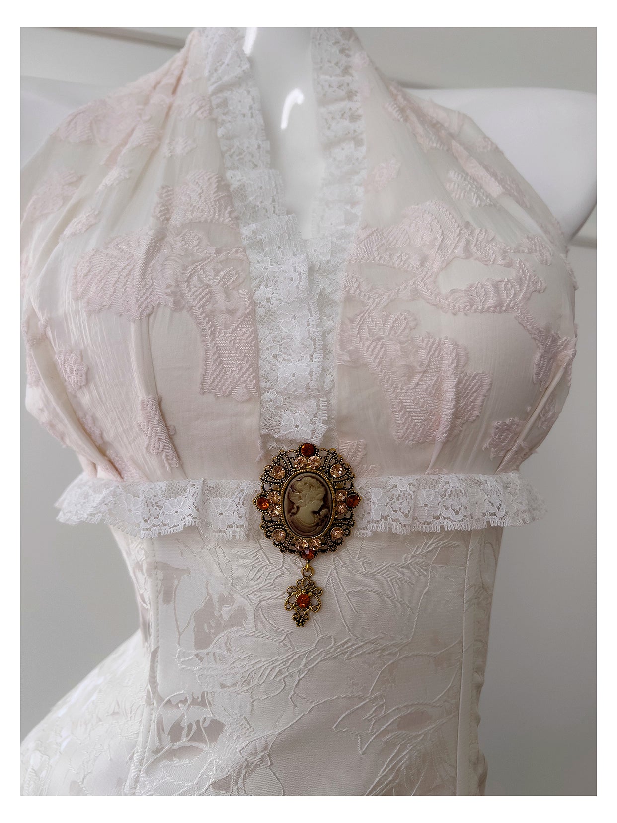 NiceVestidos-Homecoming Dress Apricot Waist Slimming Mid-Length Elegant Halterneck Backless Dress nv5552