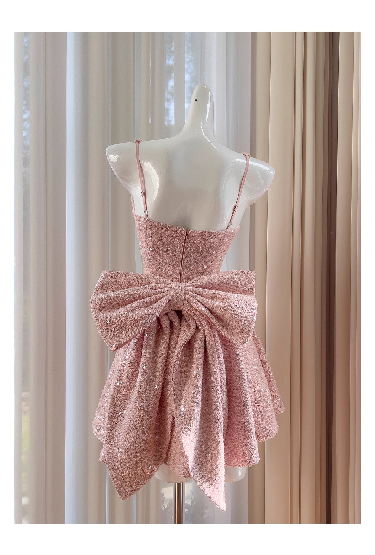 NiceVestidos-Short Homecoming Dress Pink Sequined Tweed Suspender Dress High-End Waist Slimming Bow Short Dress nv5544
