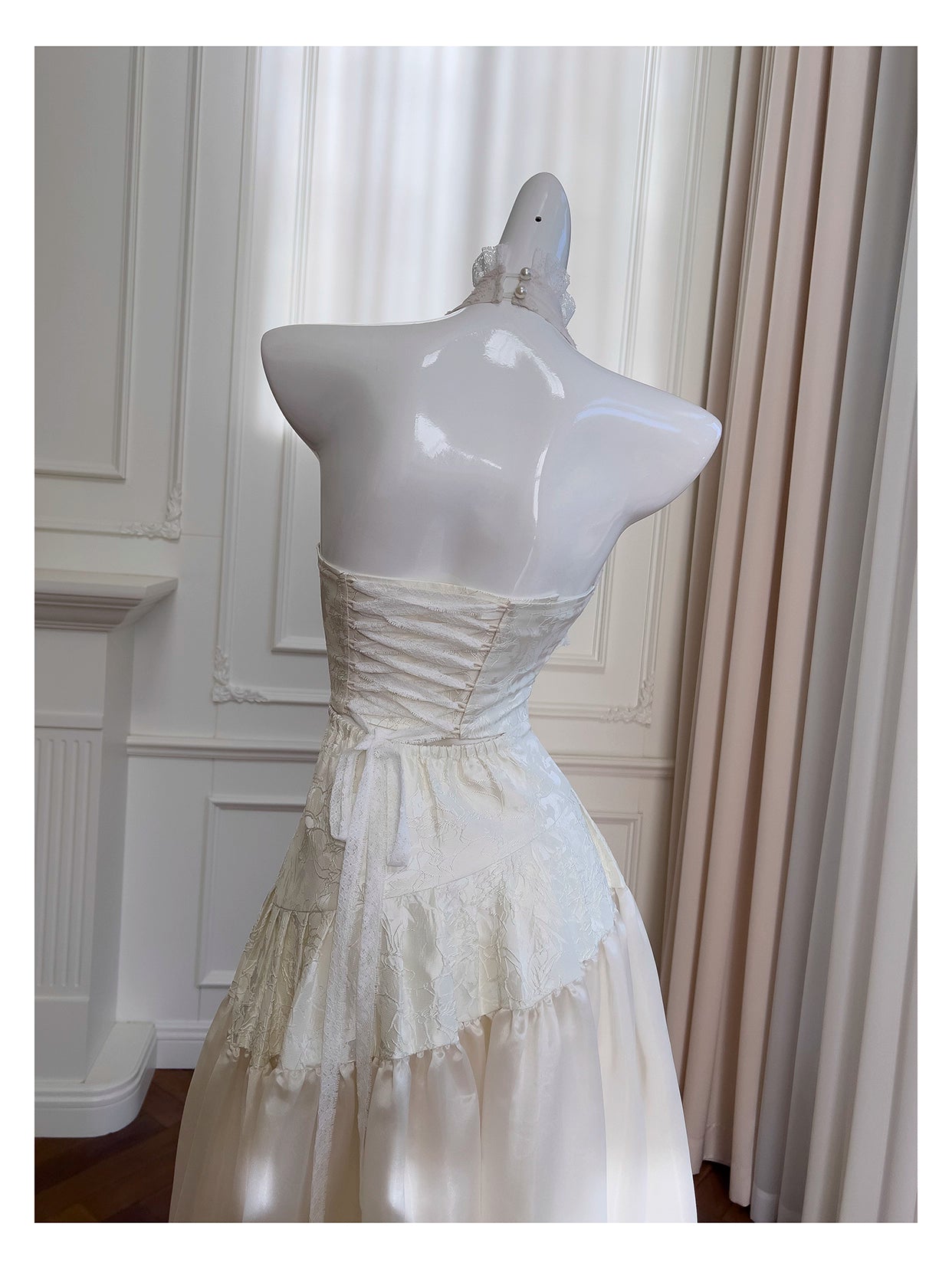 NiceVestidos-Homecoming Dress Apricot Waist Slimming Mid-Length Elegant Halterneck Backless Dress nv5552