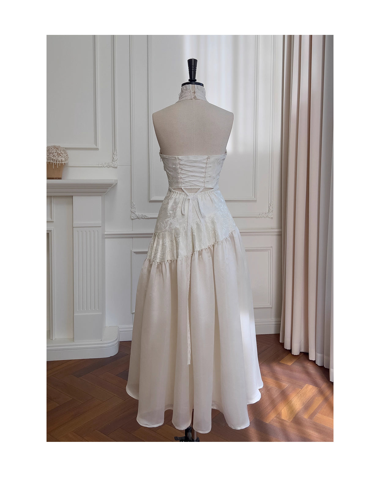 NiceVestidos-Homecoming Dress Apricot Waist Slimming Mid-Length Elegant Halterneck Backless Dress nv5552