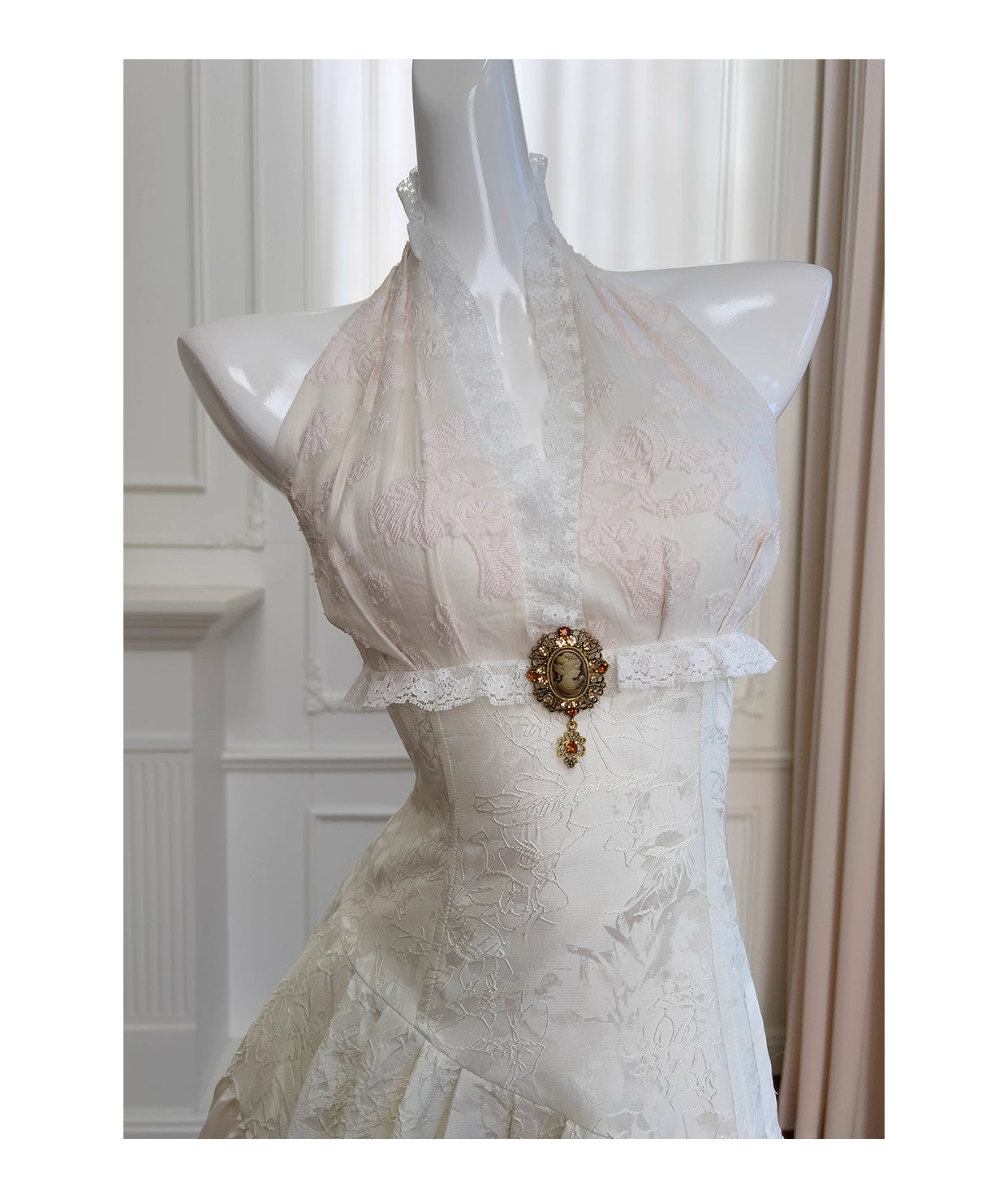 NiceVestidos-Homecoming Dress Apricot Waist Slimming Mid-Length Elegant Halterneck Backless Dress nv5552