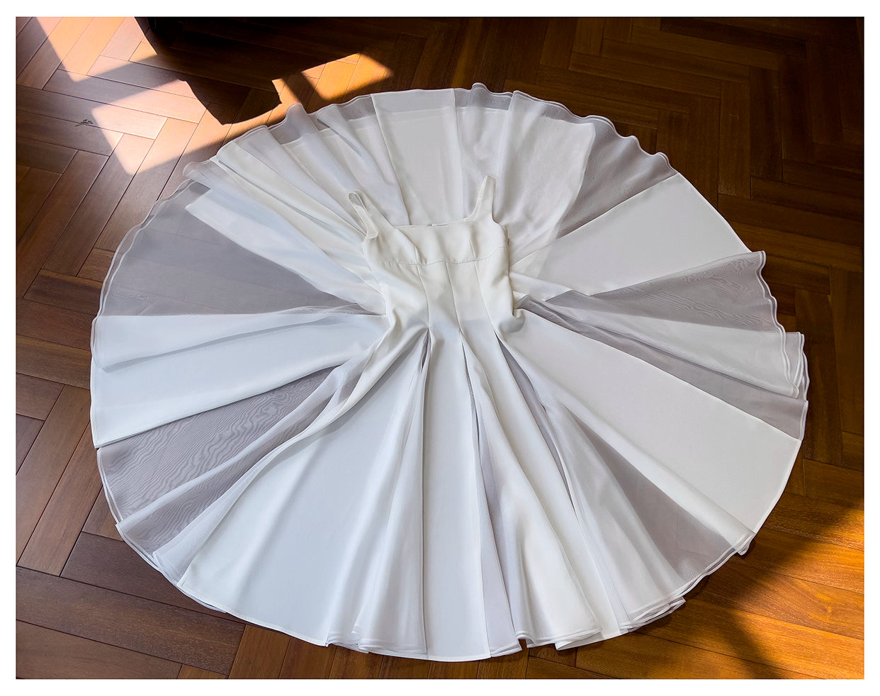 NiceVestidos-Short Homecoming Dress, Simple Waist Long White Dress, New Summer Style, Sexy Suspenders, Big Swing, Slimming Dress nv5546