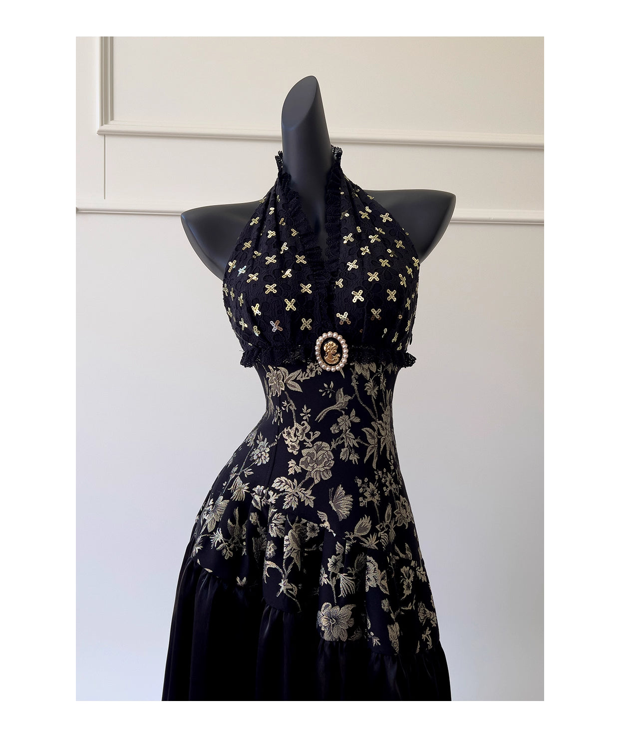Robe de soirée noire et dorée en satin jacquard, sans manches, taille longue, dos nu, col licou, robe de banquet sexy, nv5559