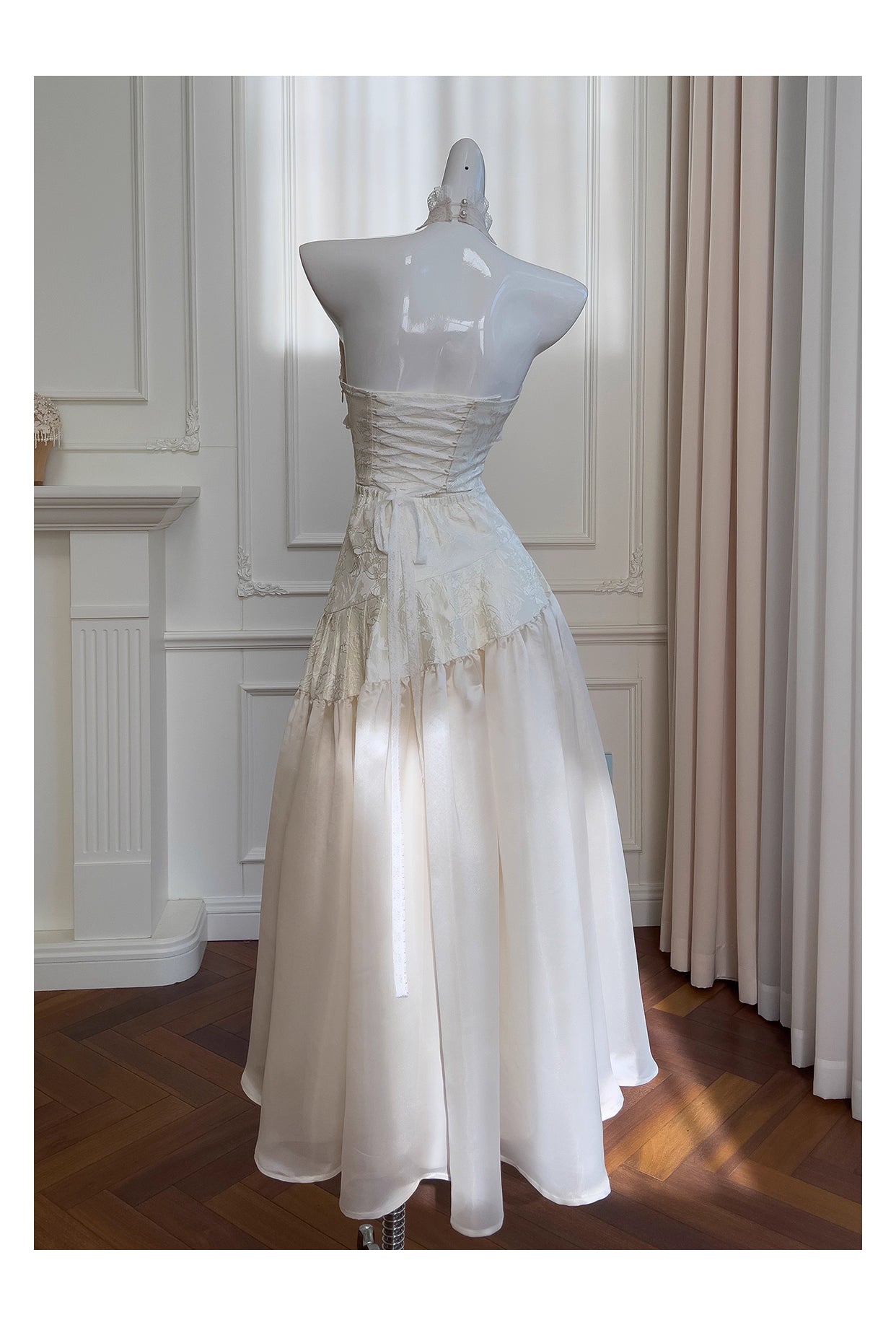 NiceVestidos-Homecoming Dress Apricot Waist Slimming Mid-Length Elegant Halterneck Backless Dress nv5552