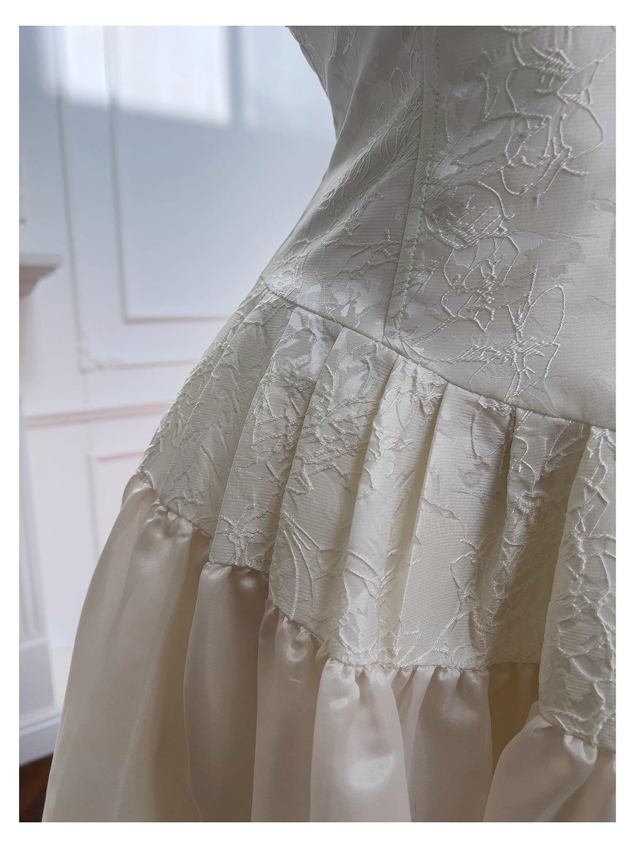 NiceVestidos-Homecoming Dress Apricot Waist Slimming Mid-Length Elegant Halterneck Backless Dress nv5552