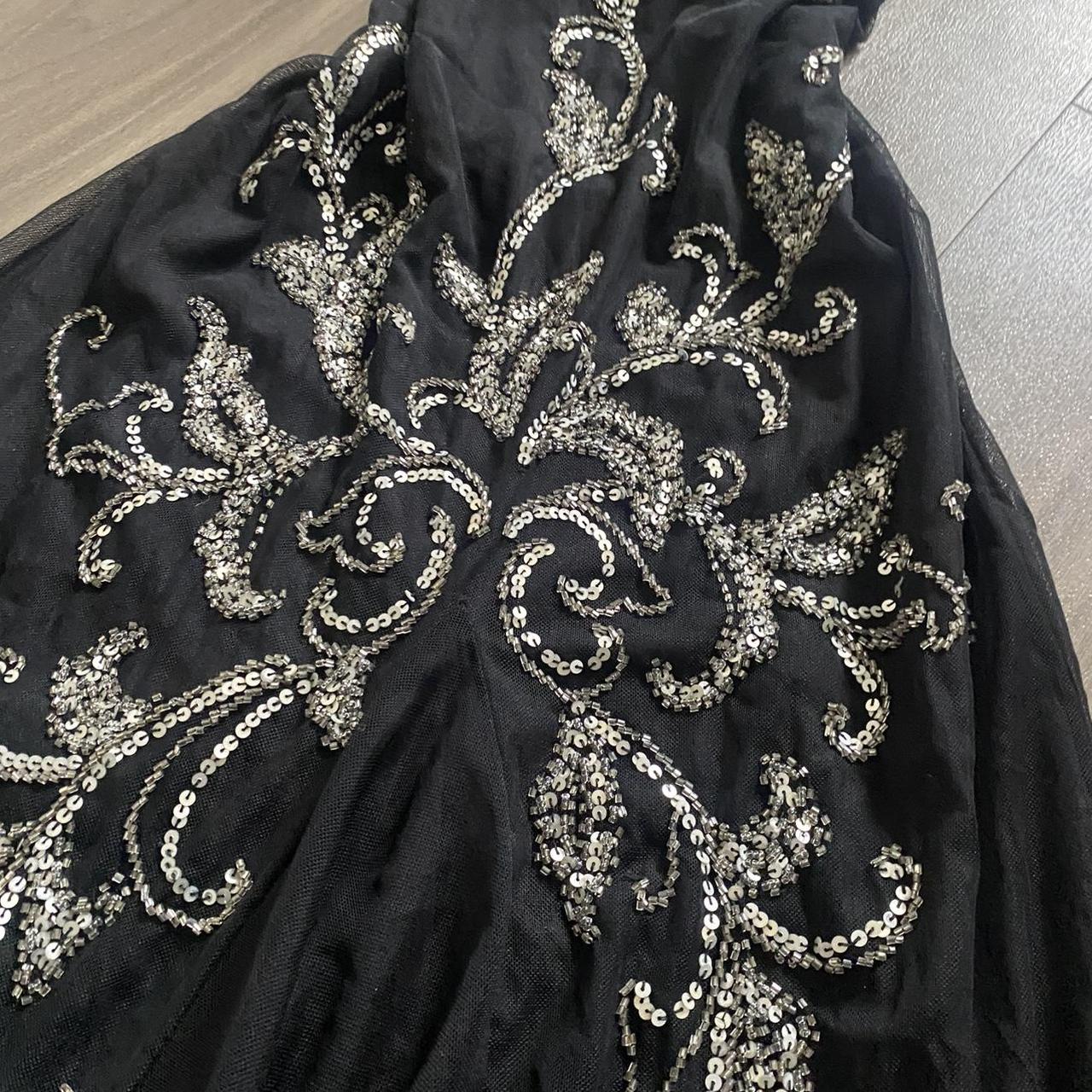 Schwarzes atemberaubendes Vintage-Mode-Kleid mit exquisitem Perlen- und geometrischem Muster, Neckholder, langes Chiffon-Tüll-Ballkleid, Abendkleid, Partykleid, NV3809