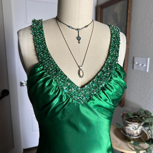 Green Shiny Vintage Fashion Sexy V-neck Rhinestone Bodycon Long Satin Backless Formal Prom Dress Evening Gown Party Dress nv4418